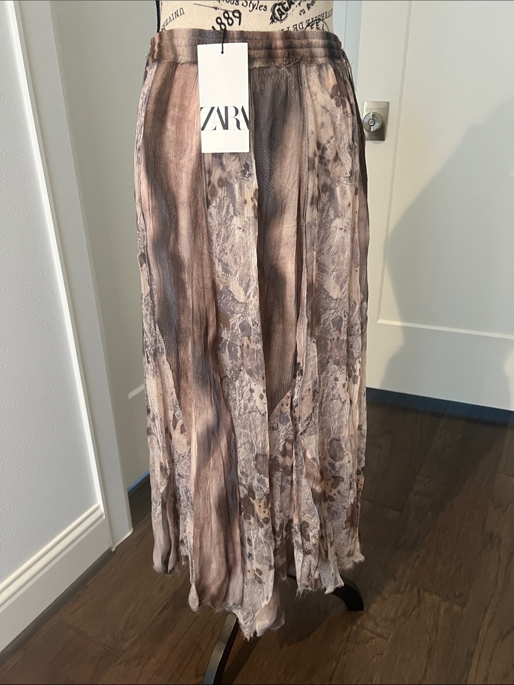NWT ZARA Marble-Effect Pleated Maxi Skirt in Brown and Cream